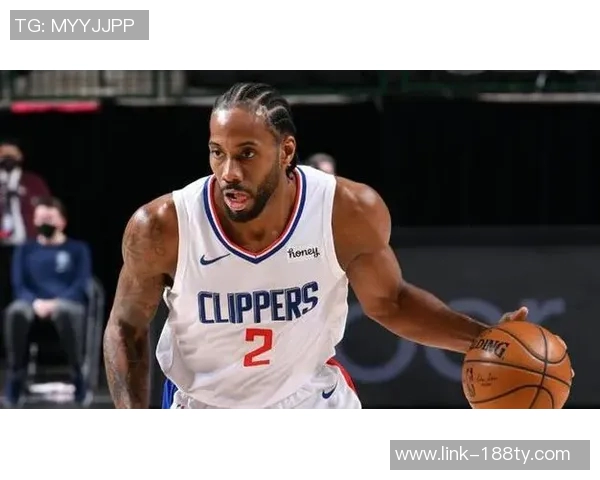 康宁汉姆赛后向小卡请教得分秘诀分享成功经验