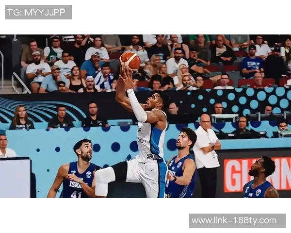 字母哥半场表现受限仅得13分5板3助2断3失误状态堪忧